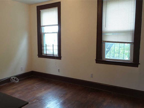 3rd image of 1806 120th St Fl 2