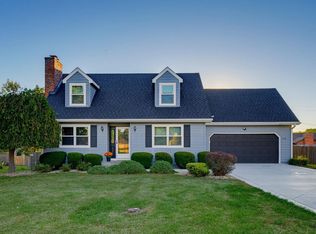3718 SW Nottingham Rd, Topeka, KS 66610