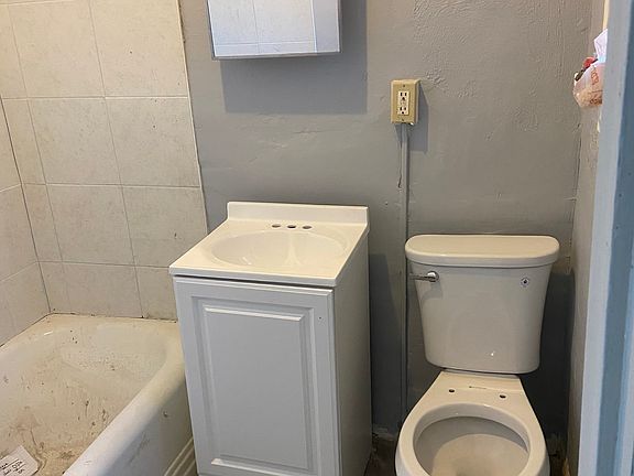 Bathroom with tub shower combo