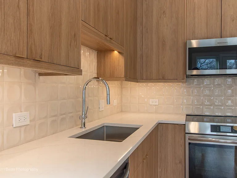 6749 S Langley Ave #B — Photo 23
