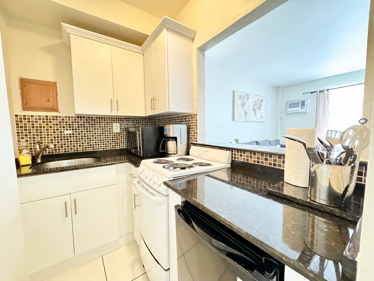 1 bed, 490 sqft, $2,190 — Photo 2