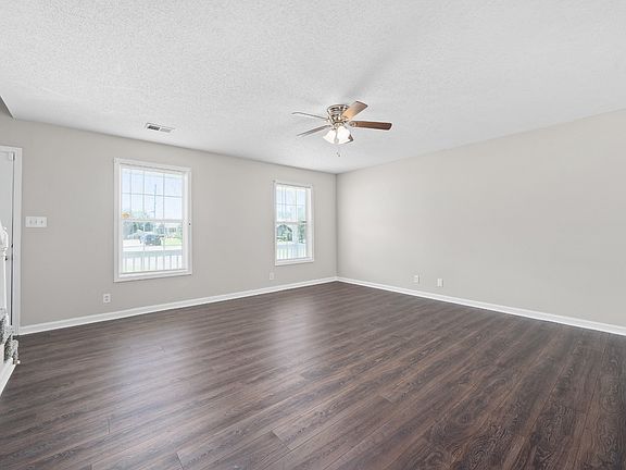 5th image of 3391 N Henderson Way