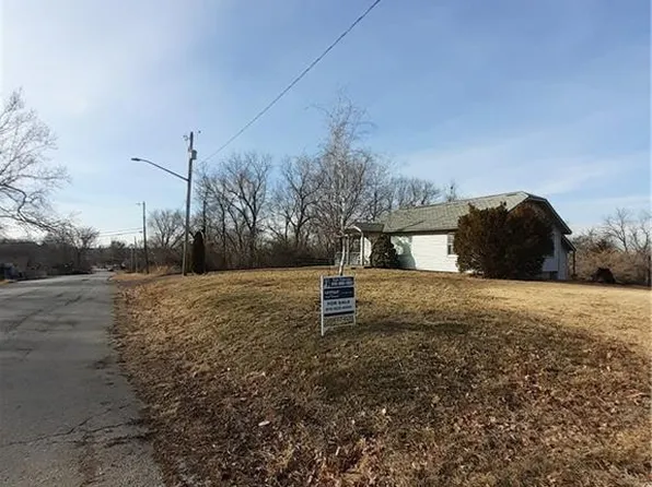 11310 E 9th St S, Independence, MO 64054