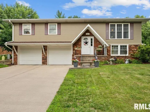 833 Robin Rd, Muscatine, IA 52761