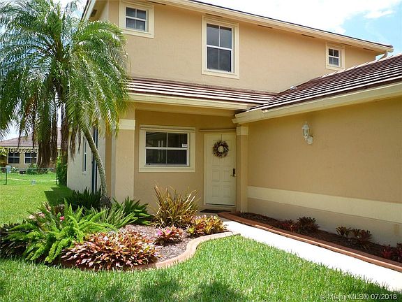 3rd image of 1815 NW 185th Ter