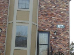 617 NE English Manor Dr APT A, Lees Summit, MO 64086