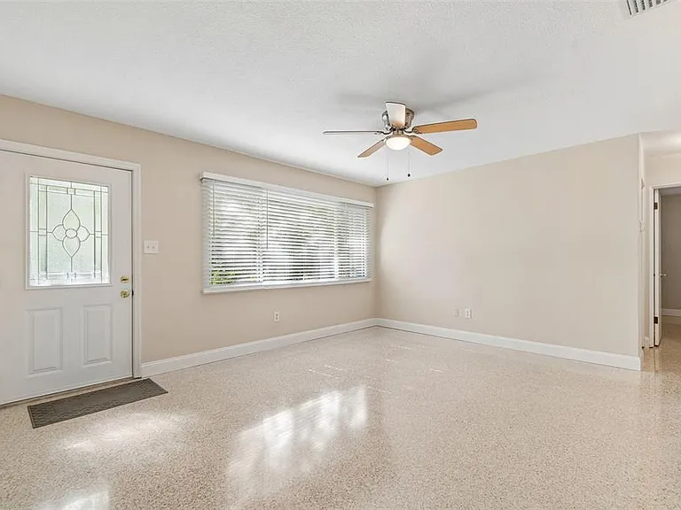 200 Evelyn Ave — Photo 4