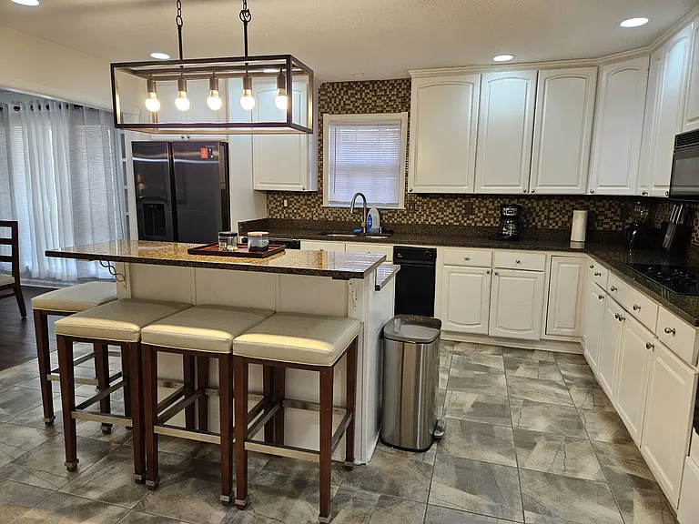 2200 Montego Dr — Photo 15