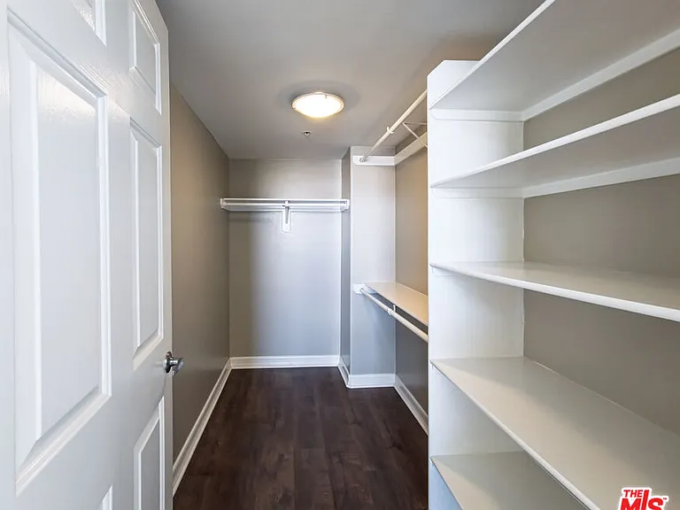 5237 Willowcrest Ave #105 — Photo 31