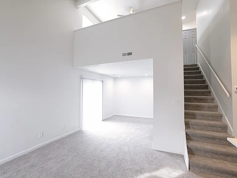 Windsor Apartments — Photo 5