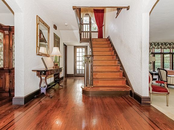 3rd image of 14 Paddington Rd