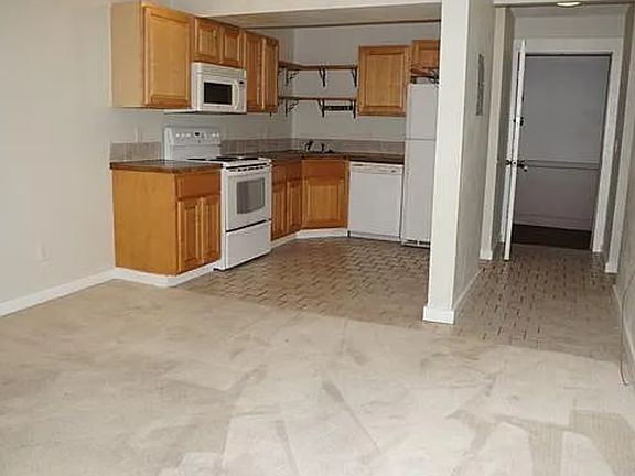 5th image of 2707 Valmont Rd APT 114B