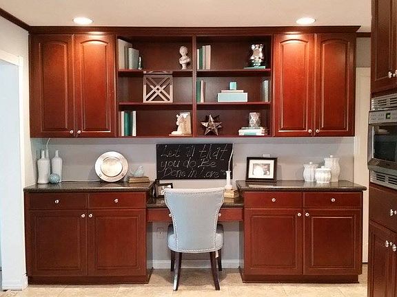 Breakfast Nook/Hutch