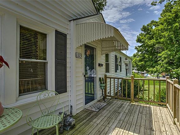 4th image of 1323 W 29th Ter S