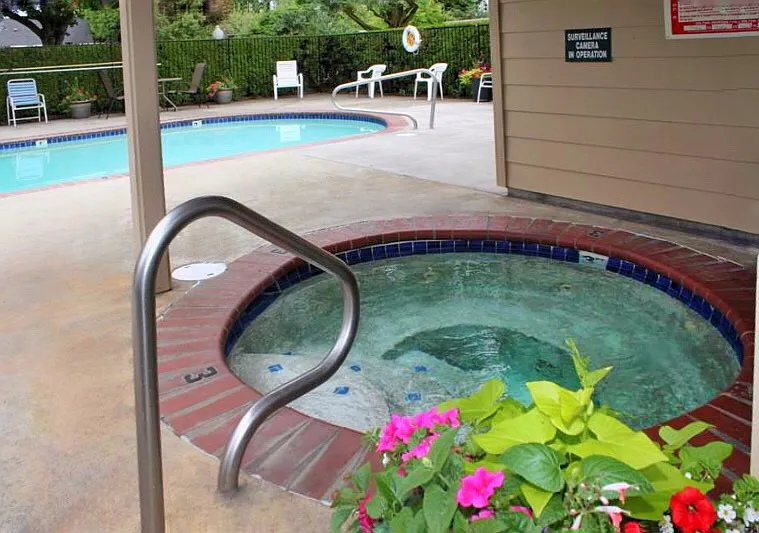 Village Place — Photo 4