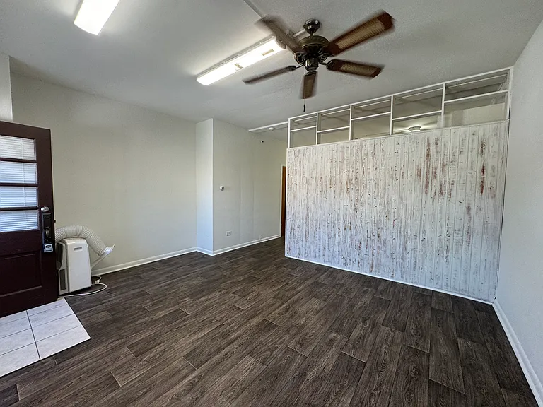 3S230 Warren Ave #3 — Photo 8