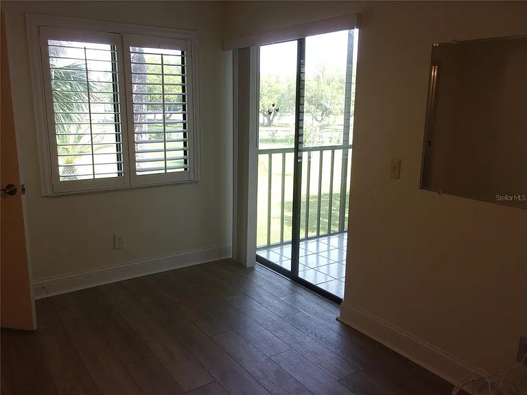 132 E Cypress Ct — Photo 17