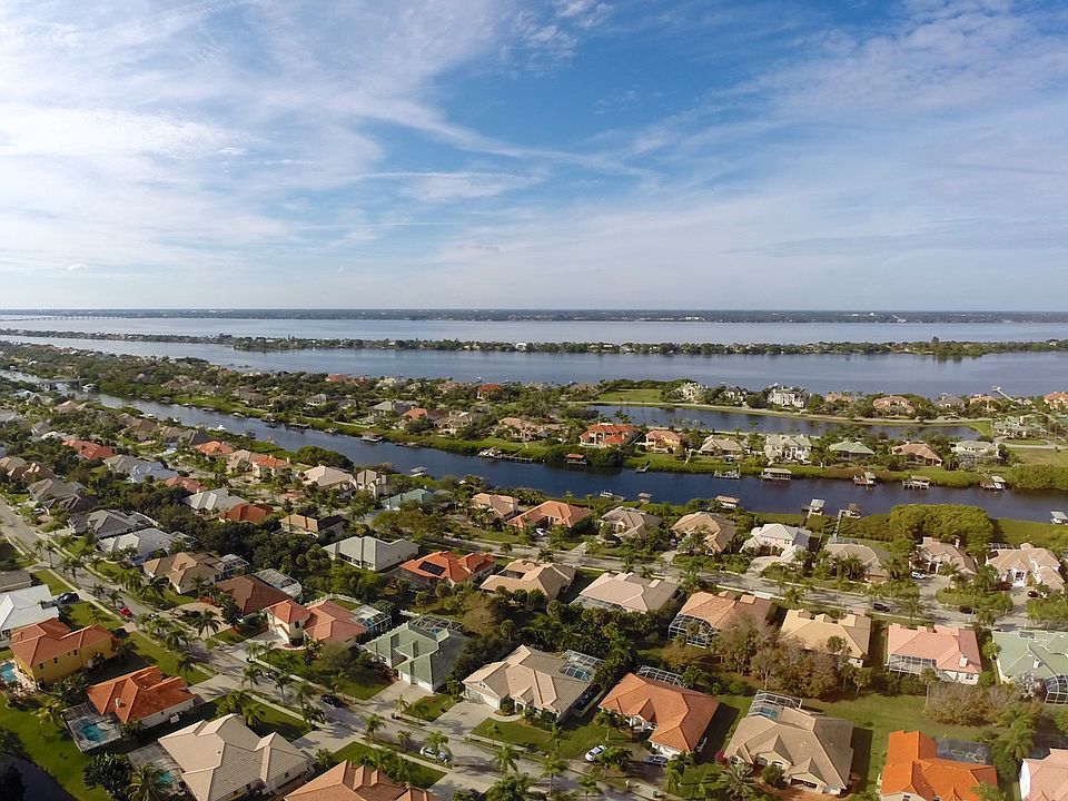 1st image of 240 Waterside Dr