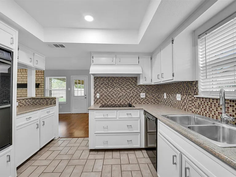 11110 Sagecountry Dr — Photo 11