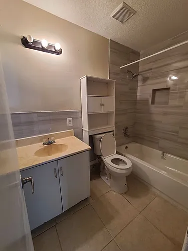 1712 SW 40th Ter #1712 Photo 1