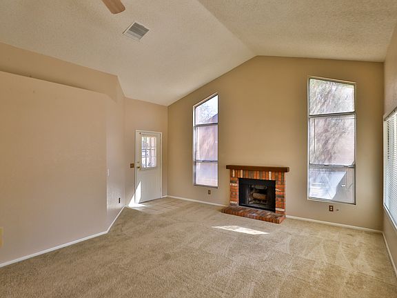 4th image of 3657 W Chicago St