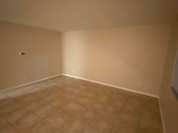 4th image of 920 Martin Luther King Jr Ave APT 202