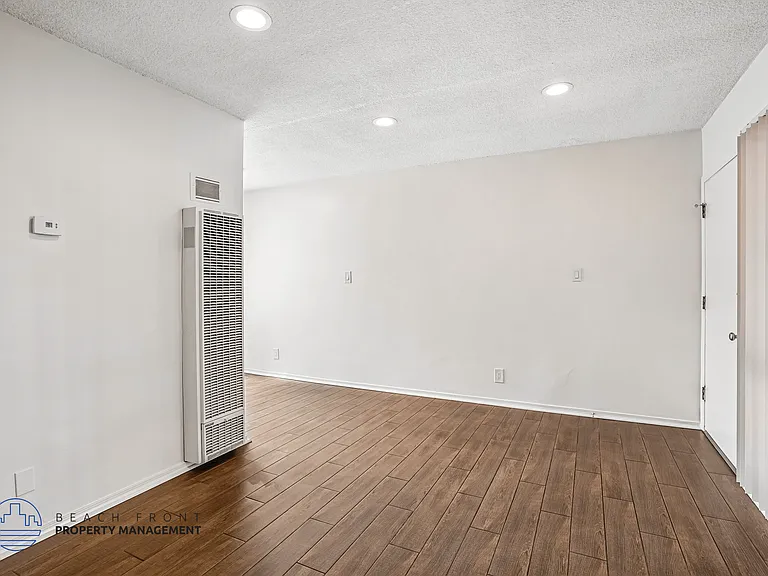 11100 Pangborn Ave. — Photo 15
