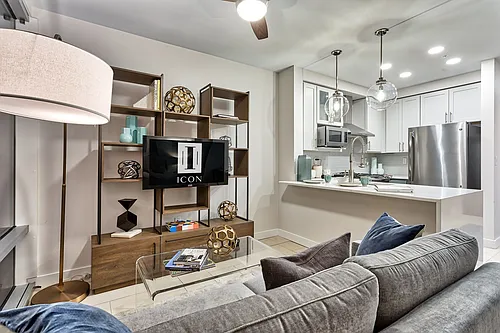 Icon Norfolk Apartments Photo 1