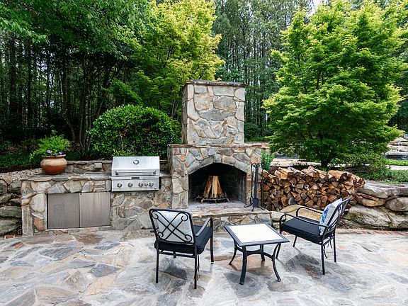 5th image of 2512 Greenbrook Dr