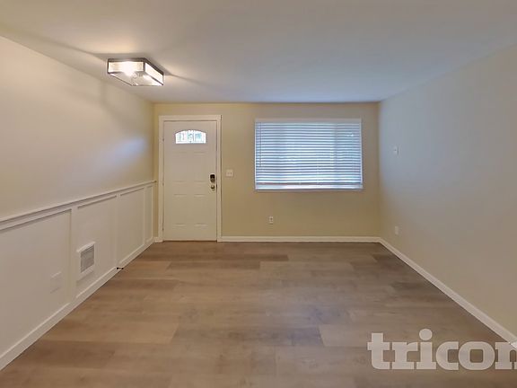 2nd image of 2922 186th Pl NE