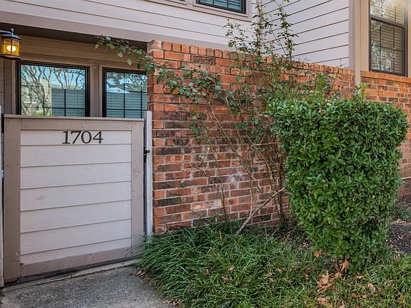 3rd image of 18240 Midway Rd APT 1704