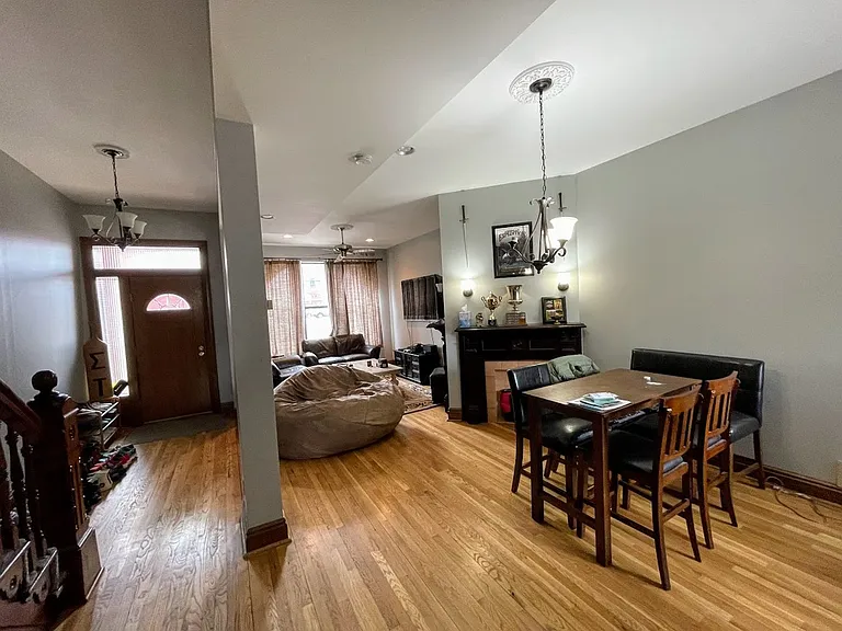 2325 Sidney St — Photo 4