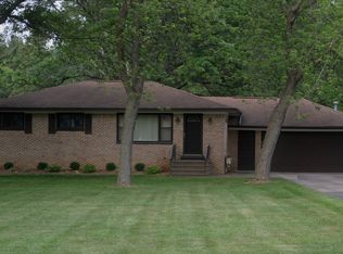 689 Pleasant Ridge Ave, Lake Orion, MI 48362