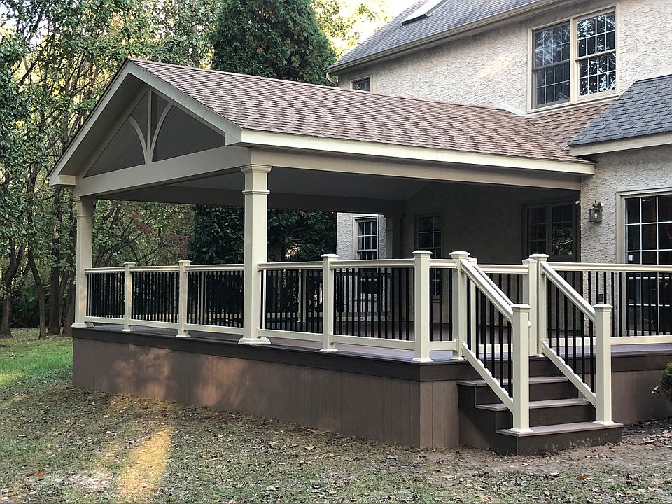 2nd image of 505 Bridle Path