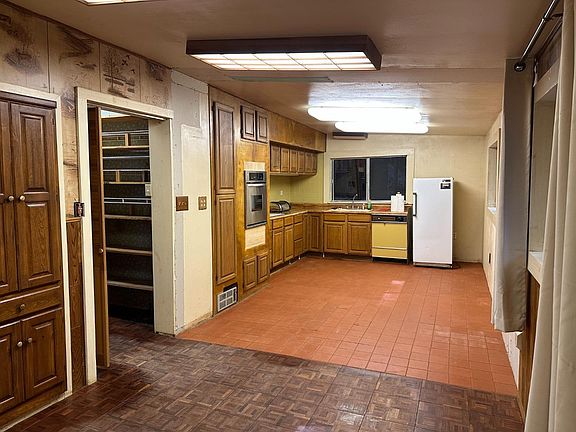 5th image of 121 La Honda Rd