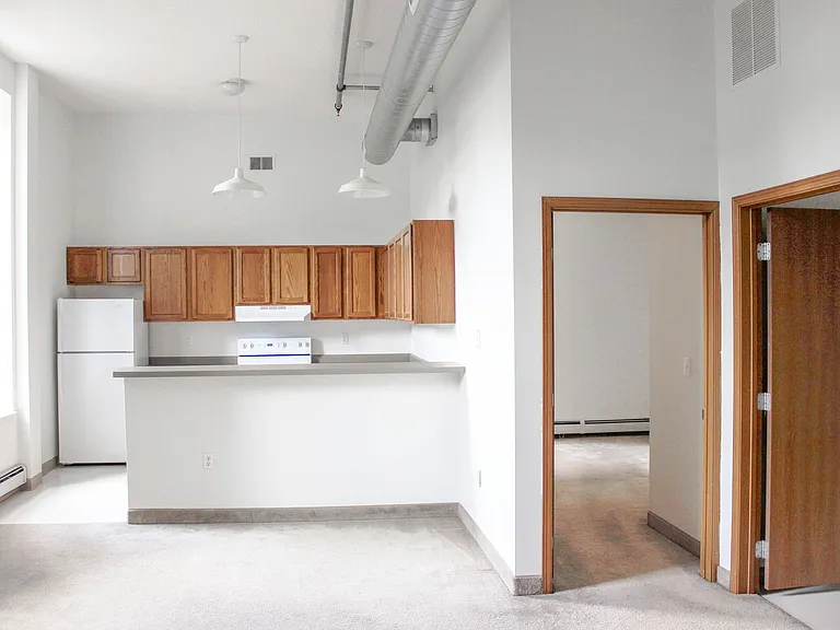 Straus Lofts — Photo 10