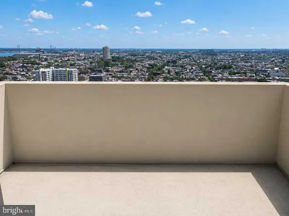604 S Washington Sq APT 2411, Philadelphia, PA 19106