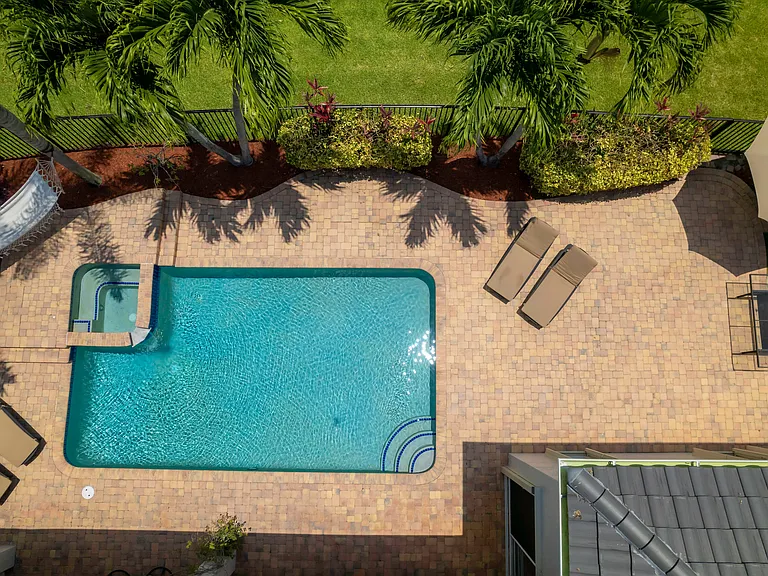 10849 Bal Harbor Dr — Photo 68