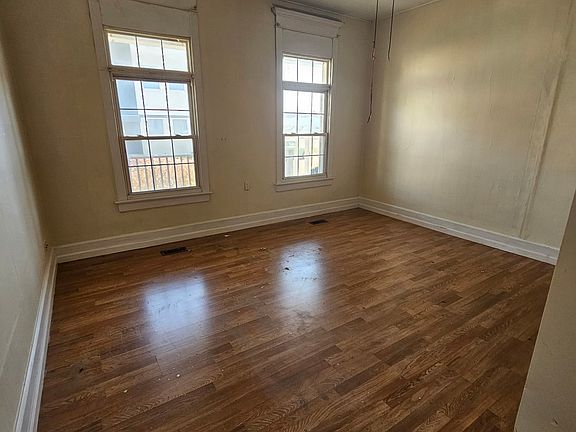 2nd image of 1320 Edgar St