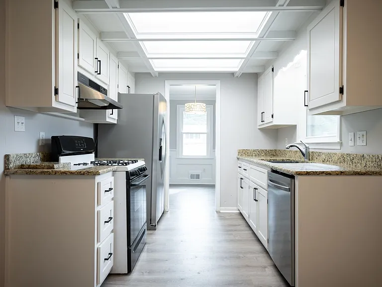 1030 Carriage Hill Rd — Photo 8
