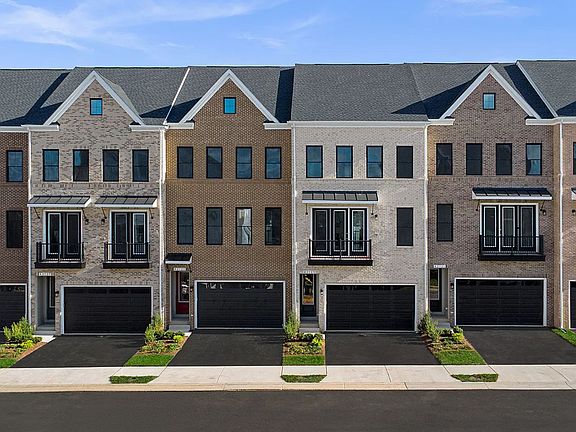 2nd image of 42121 Picasso Sq