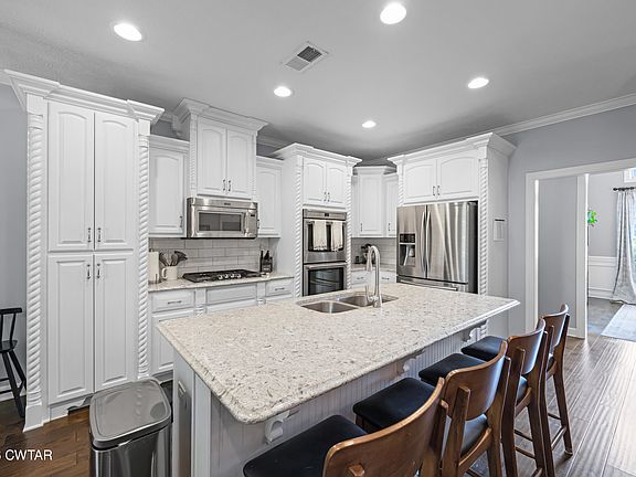 5th image of 100 Ravenwood Dr