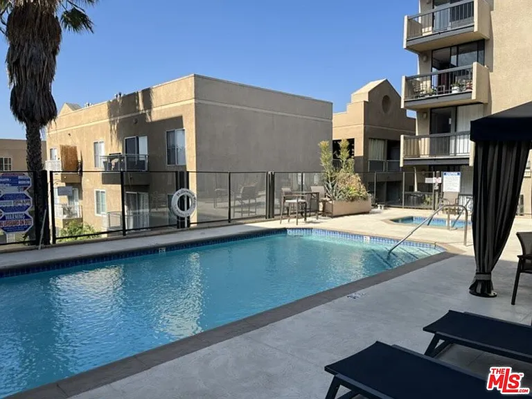 7320 Hawthorn Ave #308 — Photo 12