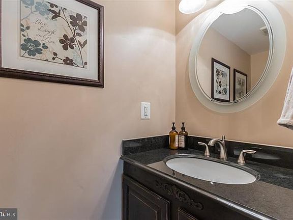 4th image of 6027 Cromwell Pl