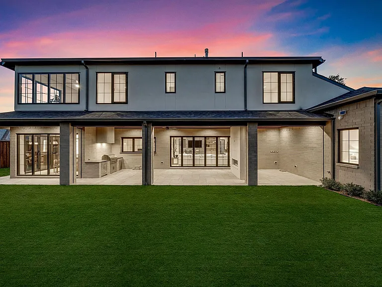 10050 Gooding Dr — Photo 5