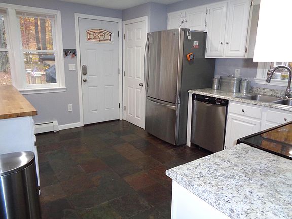 4th image of 16 Keystone Dr