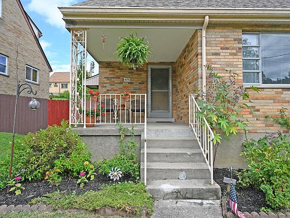 3rd image of 4752 Clevesdale Dr