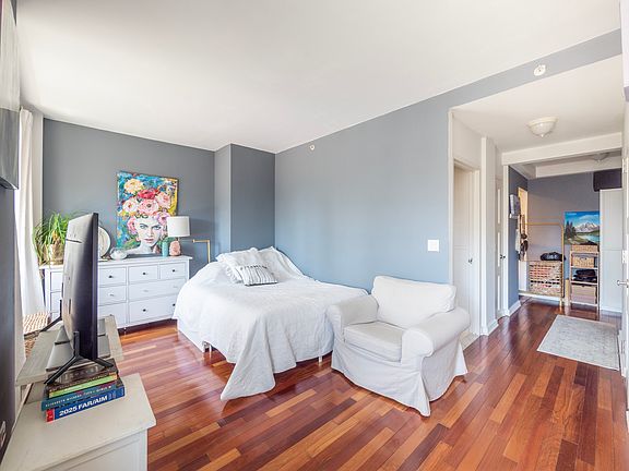5th image of 425 5th Ave APT 31C