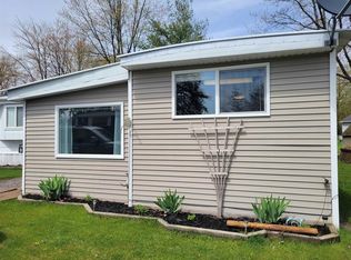 851 E Hickory St, Beaverton, MI 48612
