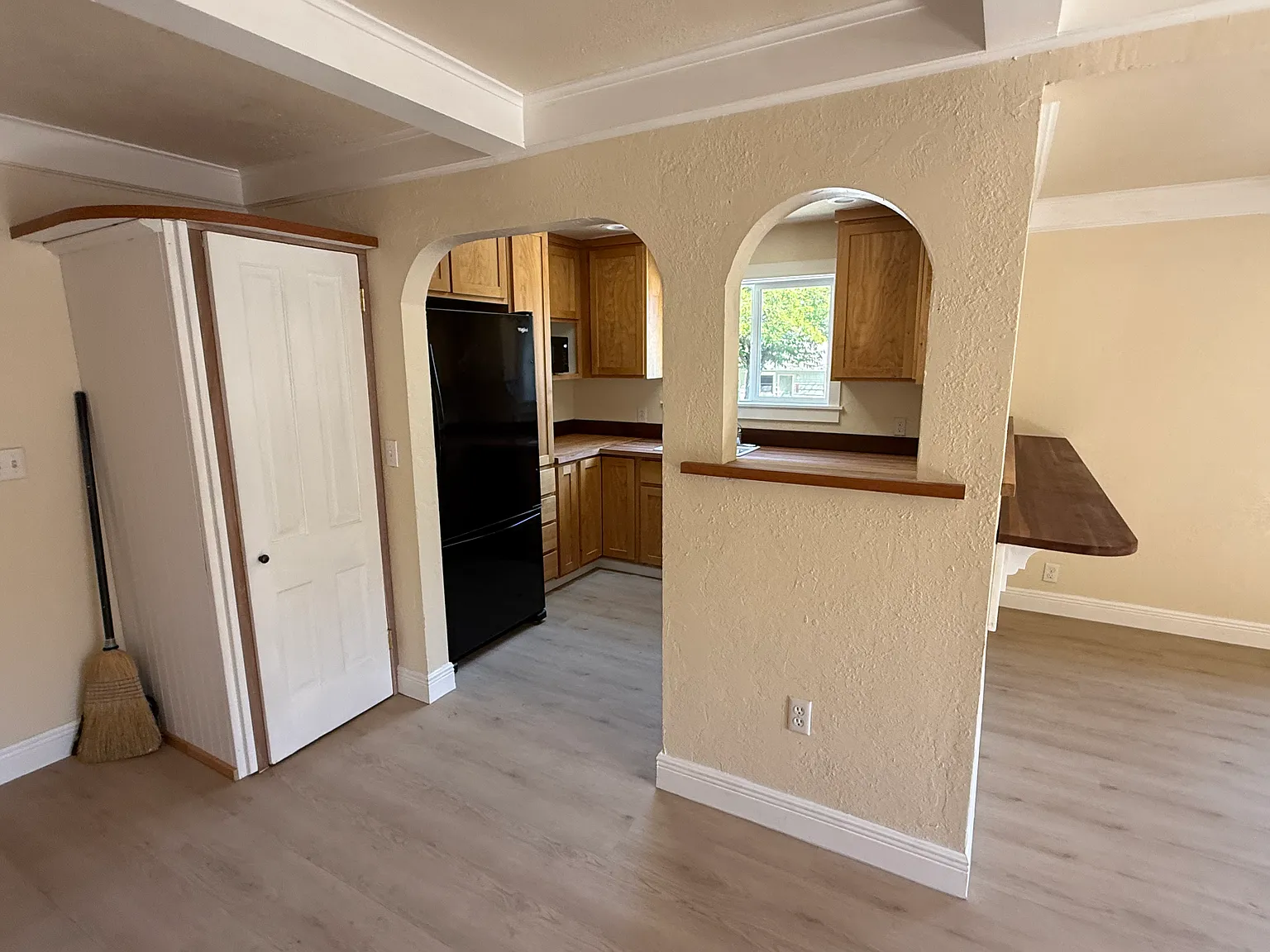 2 bed, 832 sqft, $2,100 — Photo 3